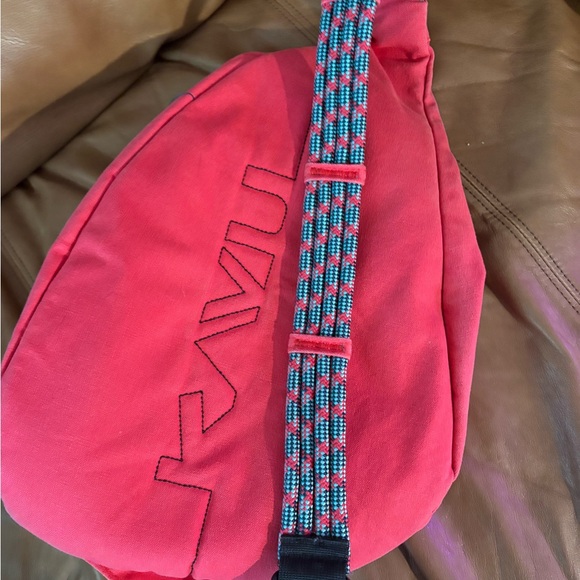 Kavu Coral-Red Single Strap Sling Pack - Picture 8 of 9